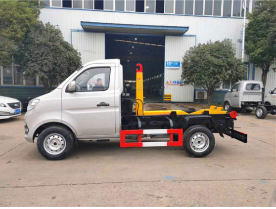 國(guó)六長(zhǎng)安鉤臂垃圾車 國(guó)六長(zhǎng)安鉤臂垃圾車