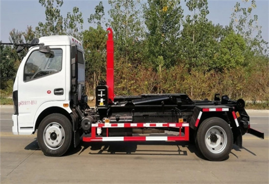 國(guó)六東風(fēng)凱普特勾臂式垃圾車(chē) 國(guó)六東風(fēng)凱普特勾臂式垃圾車(chē)