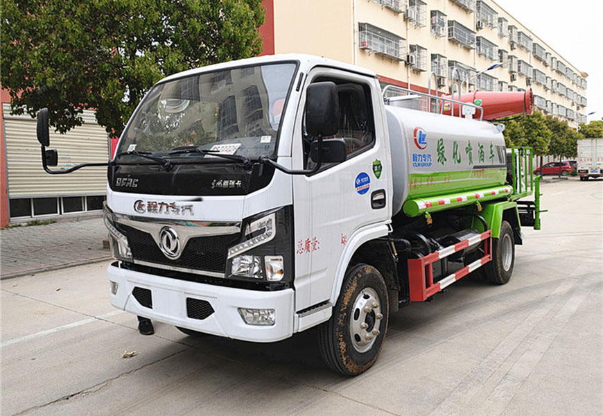 東風(fēng)福瑞卡5方灑水車側(cè)方展示圖